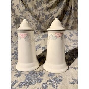 VTG Pfaltzgraff Wyndham Floral Salt and Pepper Shakers